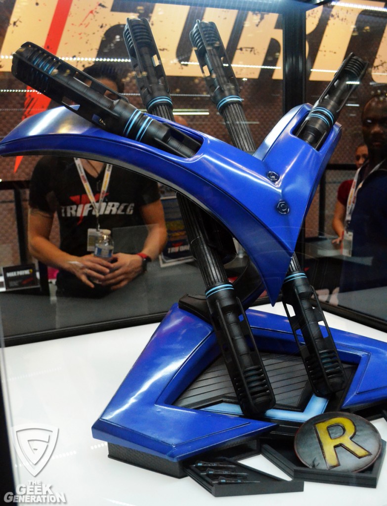 NYCC 2012 - Triforce - Nightwing sticks