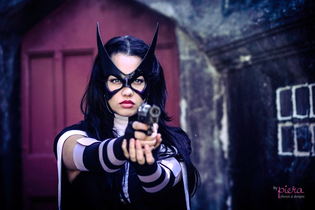 Victoria Cosplay - Huntress