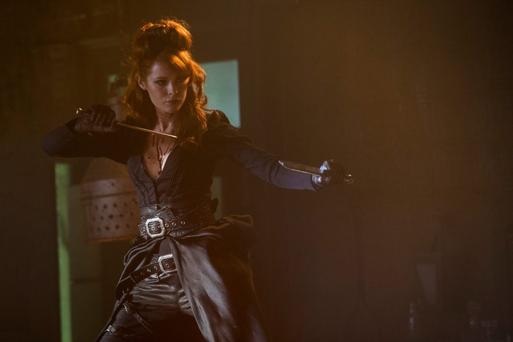 emily-beecham-into-the-badlands-daggers